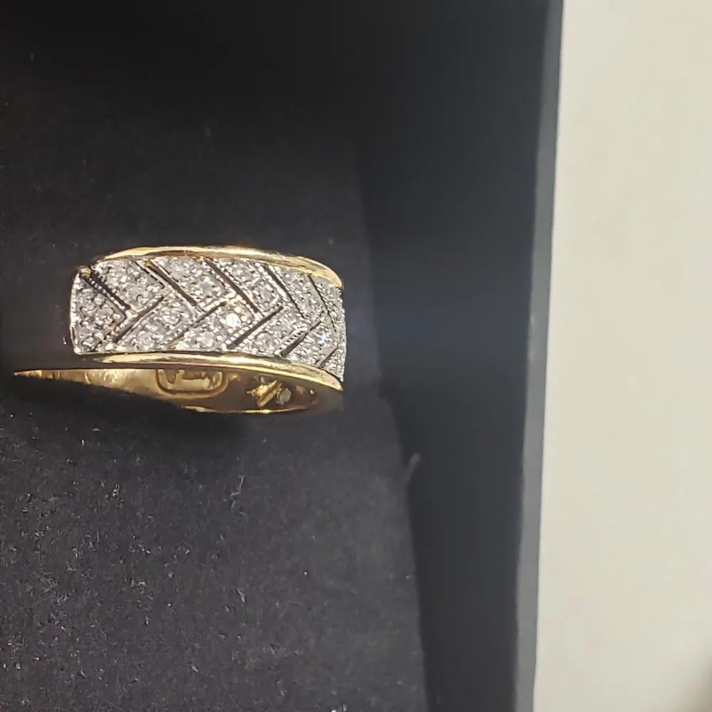 14k solid yellow gold geniune diamonds band - Picture 1 of 8